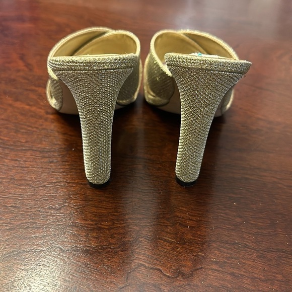 Marc Fisher Gold Metalic Slip-On Heels Sandals NWOB Sz 8 Party Date Metalic Chic - Picture 3 of 8